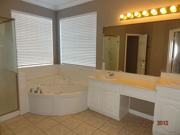 4th image of 2605 Brittany Dr