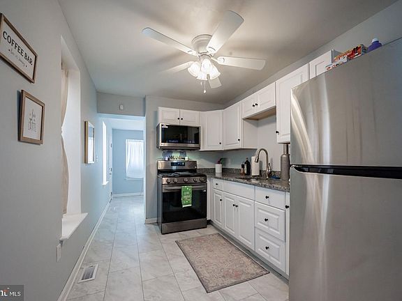 4th image of 1116 N Walnut St