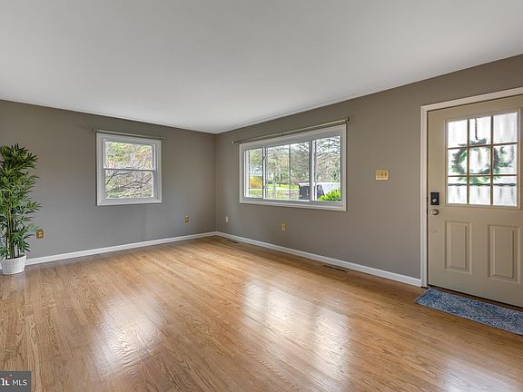 5th image of 111 Minnesota St