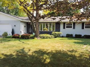 1095 W Center Rd, Essexville, MI