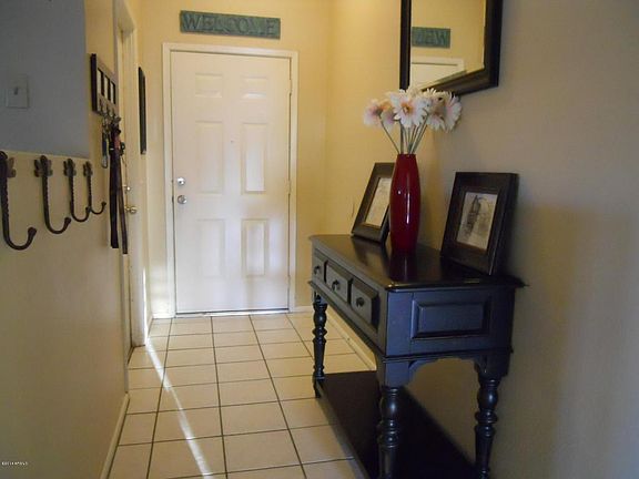 2nd image of 702 E Aire Libre Ave