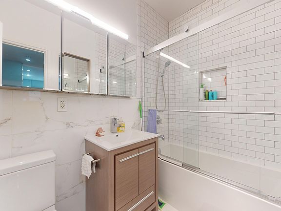 5th image of 216 E 84th St APT 1A