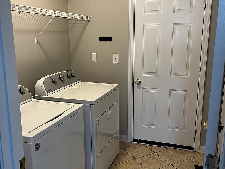 1726 Shetland Ln — Photo 27