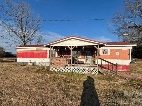 165 Fire House Rd, Chinquapin, NC 28521