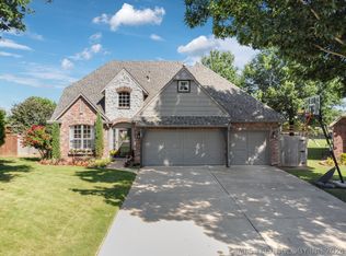 11525 S Mulberry Ln, Jenks, OK 74037