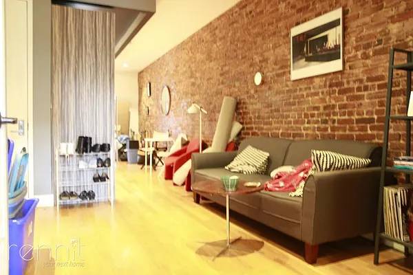 Rented by Rennit Inc. | media 53