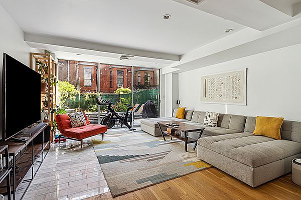 1st image of 136 W 123rd St APT 1