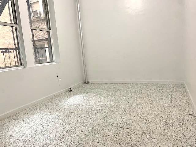 2nd image of 550 W 174th St APT 3