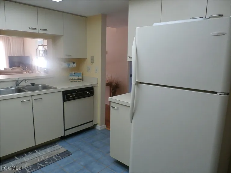 12150 Kelly Sands Way #619 — Photo 4