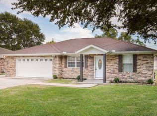 5440 Mockingbird Ln, Groves, TX 77619