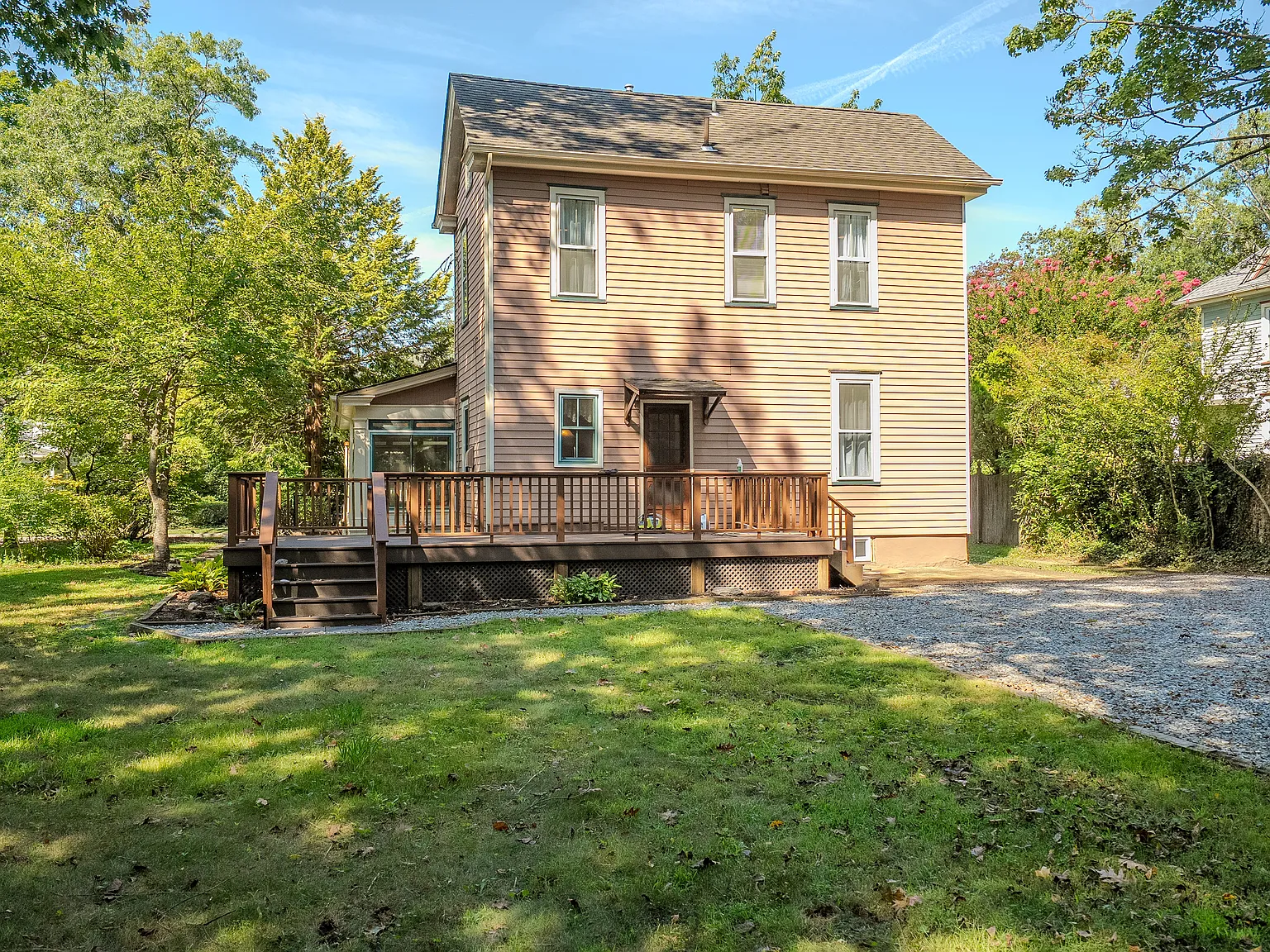 4 bed, 2289 sqft, $3,650 — Photo 2