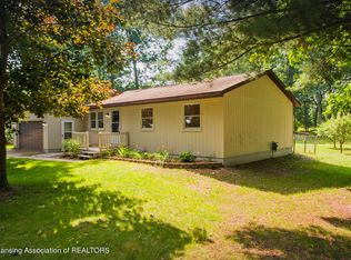 105 Huntington Rd, Houghton Lake, MI 48629