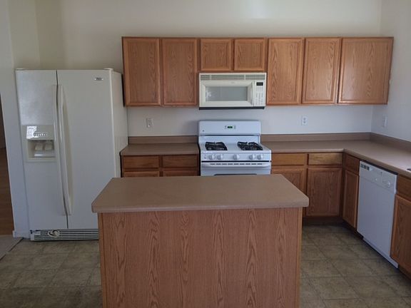 4th image of 425 Luminoso Dr NW