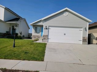 1729 E Tumwater Ln, Eagle Mountain, UT 84005