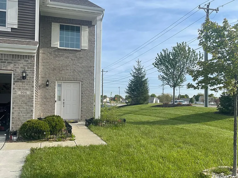 906 Briarstone Dr — Photo 19