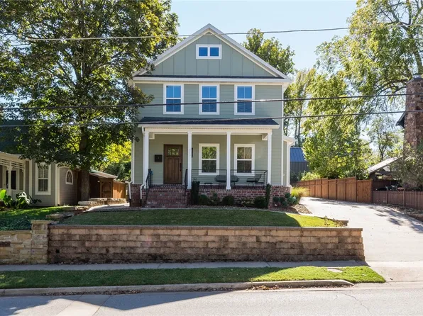 319 E Maple St, Fayetteville, AR 72701