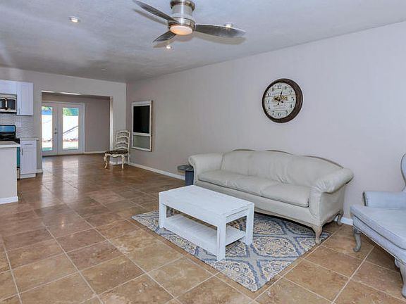 3rd image of 2712 E Highland Ave