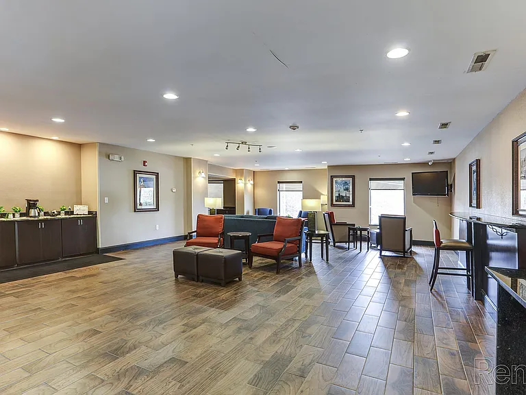 Hilltop Lofts II — Photo 23