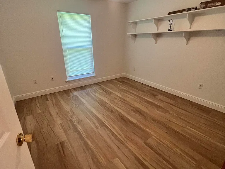11258 Laura Ln — Photo 10