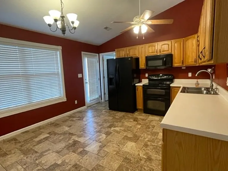11029 Eagle Creek Ln — Photo 4