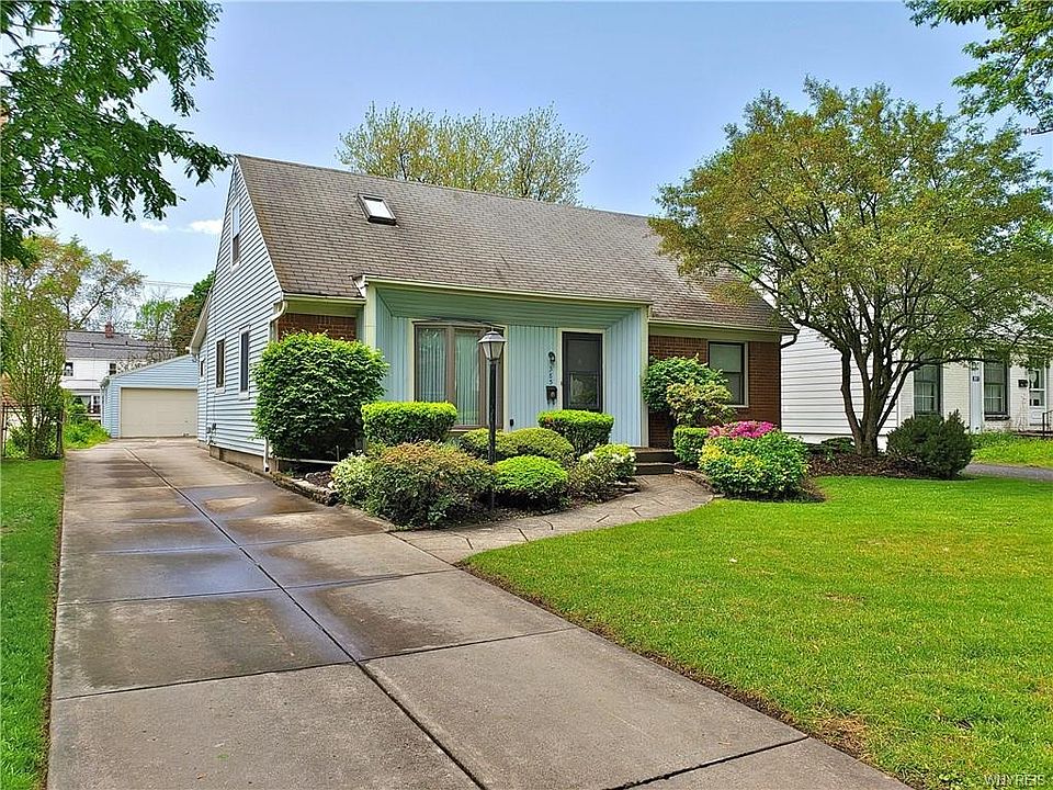 1st image of 385 Bernhardt Dr