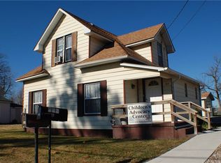 104 W 3rd St, Green Forest, AR 72638