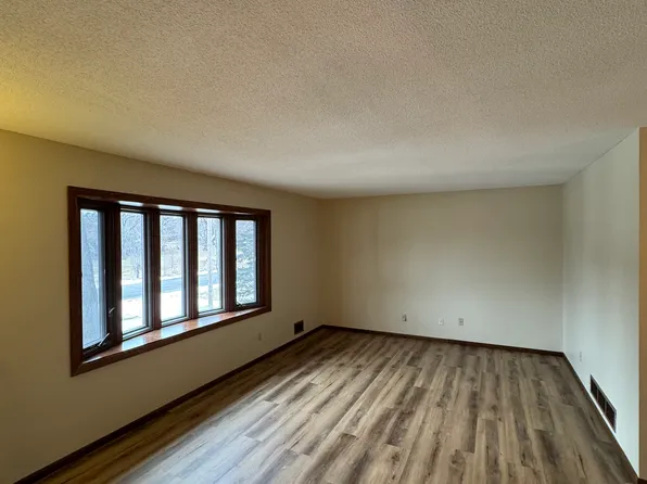 2365 Uplander Dr NW, Andover, MN 55304