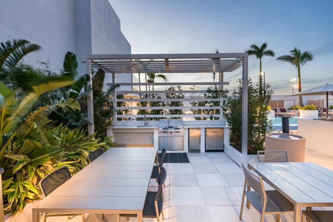 Fire up the grill by our resort-style pool for the ultimate outdoor vibe.