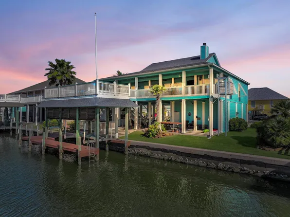 1101 Fountain View Dr, Crystal Beach, TX 77650