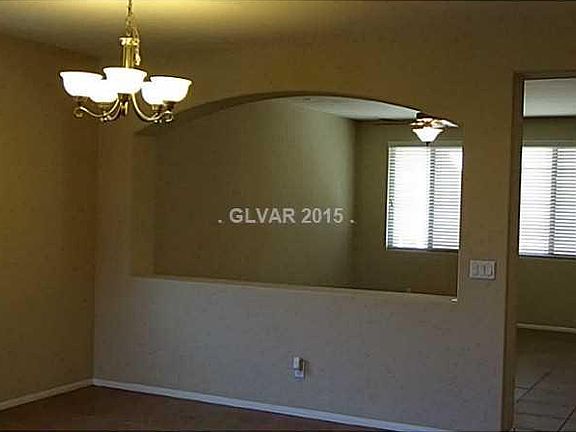 4th image of 10123 Amana Oaks Ave