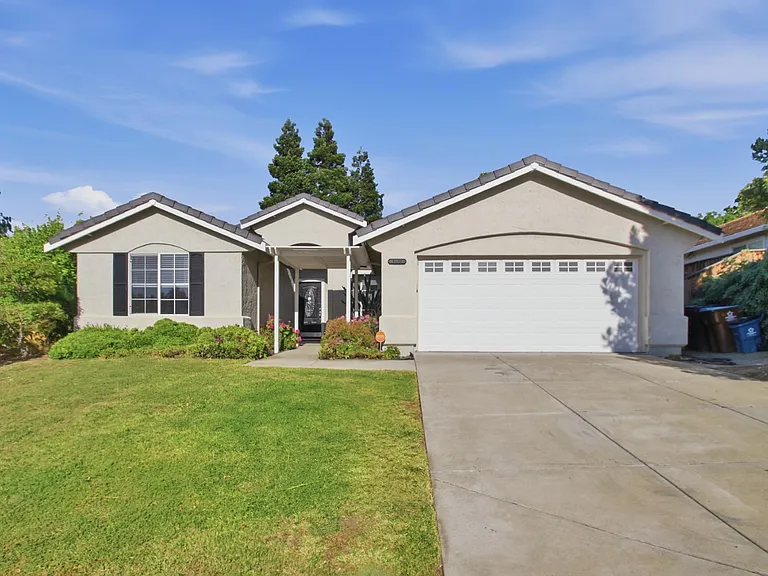 5135 Tehachapi Way — Photo 2