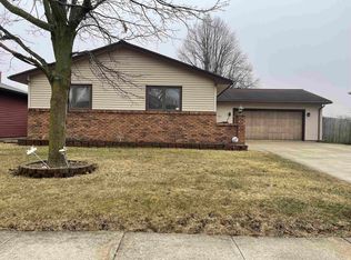 726 Wildwood Rd, Waterloo, IA 50702