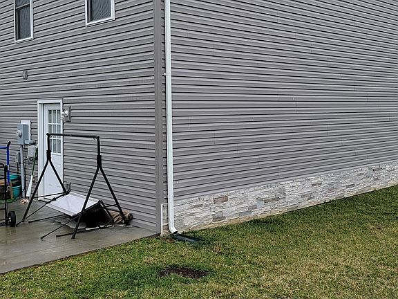 2nd image of 179 Edom Ln