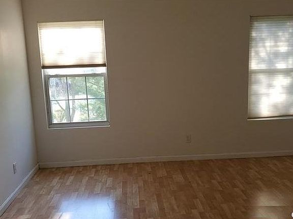 4th image of 17 Commodore Cir #1302