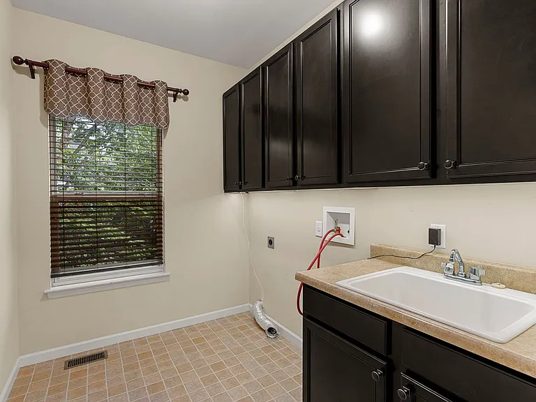 615 Derby Way Dr — Photo 29