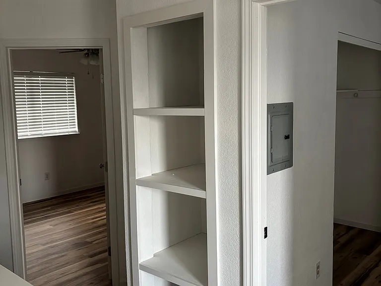 526 Kenbrook Ct — Photo 10