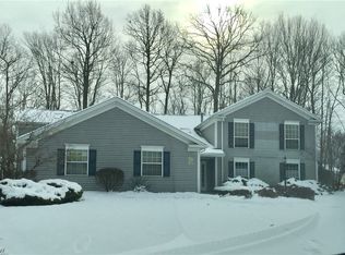 1319 Fox Run Dr #C, Youngstown, OH
