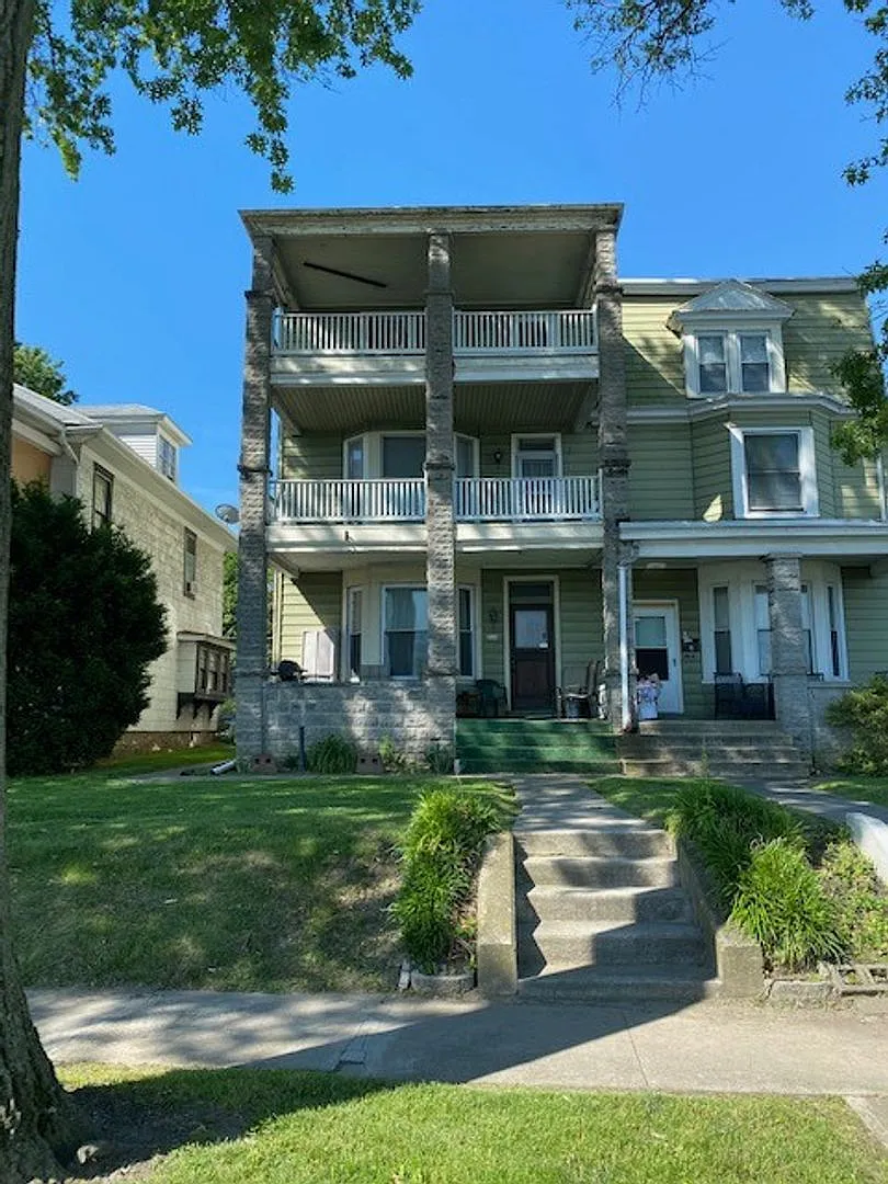 Welcome to our cozy 2-bedroom, 1-bathroom apartment located in the heart of Wormleysburg, PA — Photo 1