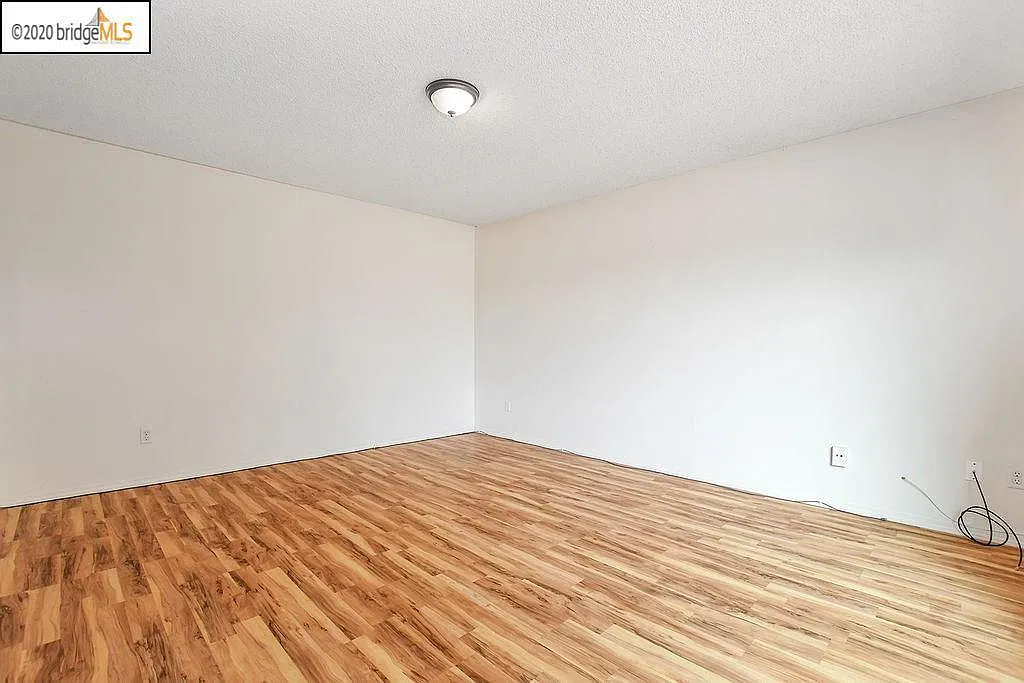 4 bed, 1861 sqft, $3,650 — Photo 4