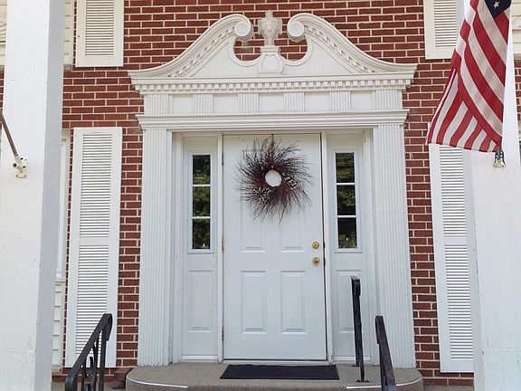 3rd image of 555 N Pearl St #1