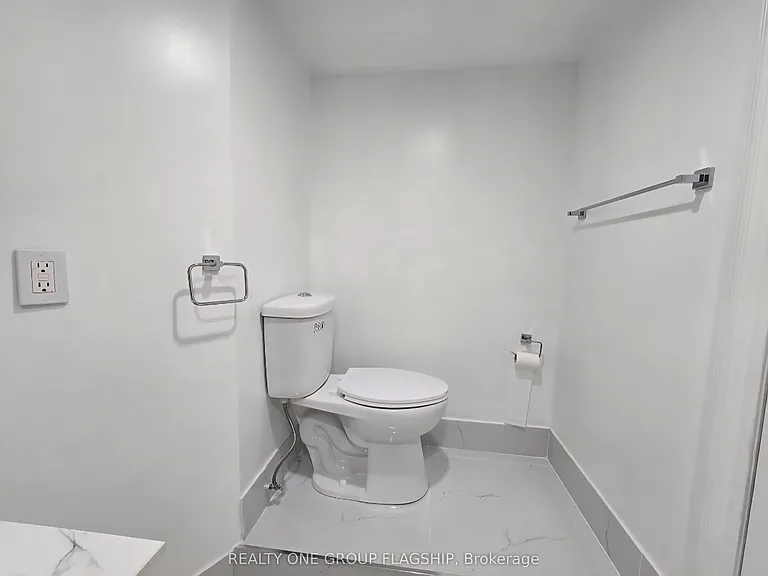 521 Thompson Rd S #1 — Photo 6
