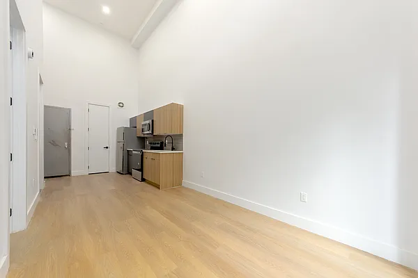 Rented by City Skyline Rentals LLC | media 4