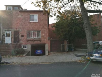 4210 94th St, Flushing, NY, 11373