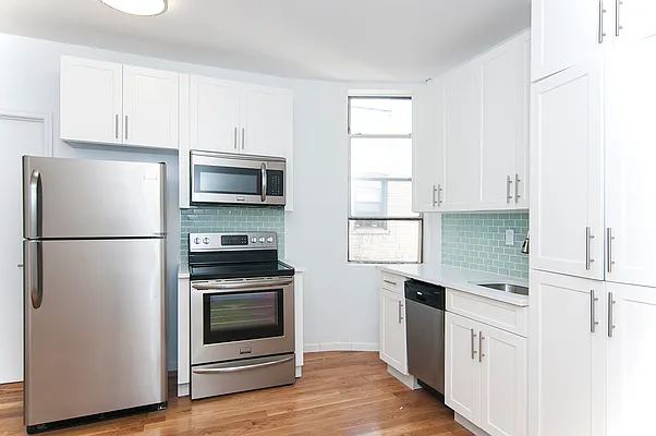 Rented by Bold New York | media 15