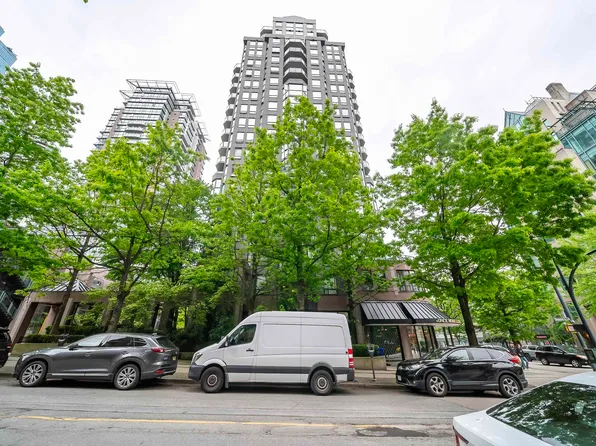 811 Helmcken St #1604, Vancouver, BC V6Z 1B1