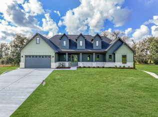 208 Pony Trl, Angleton, TX 77515