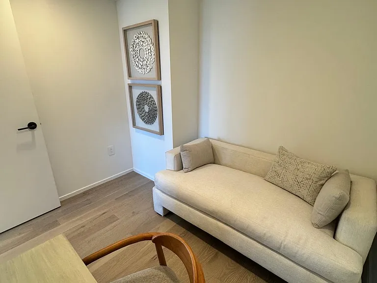 333 Ward Ave #1015 — Photo 9