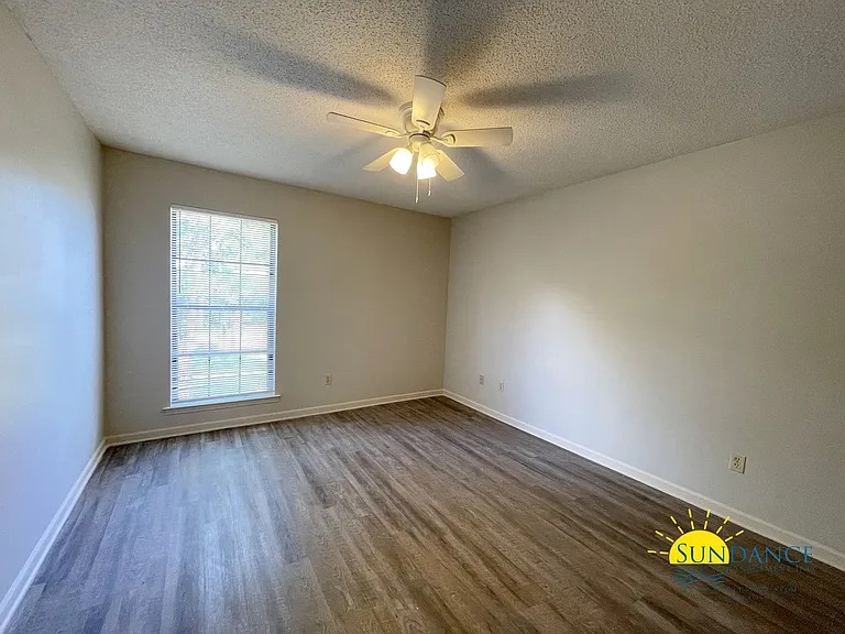 221 Shalimar Dr — Photo 22