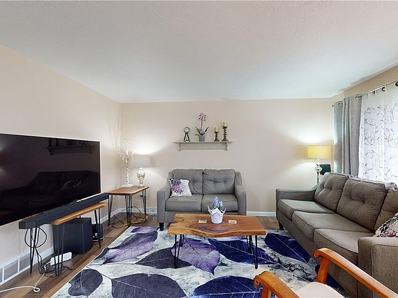 3rd image of 3300 Tyler Dr