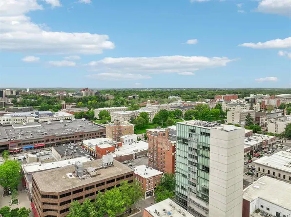 201 E Washington St Unit 1102, Iowa City, IA 52240